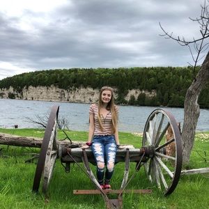 Meet your Posher, Olivia